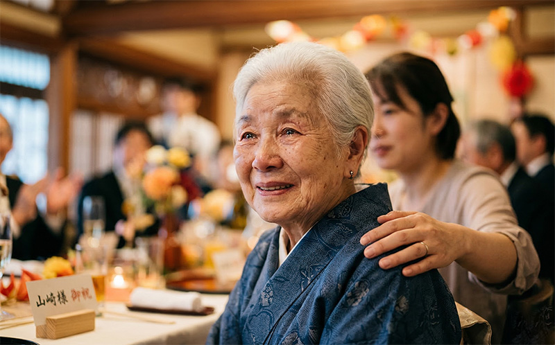 長寿祝いで感動の涙を浮かべる高齢女性のポートレート